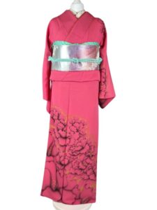 【訪問着　HOUMONGI】モダン着物　牡丹色（マゼンタピンク）　咲き誇る大輪の牡丹★正絹袷