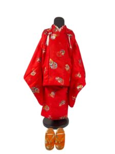 【七五三Girl女の子 3歳/5歳】 赤橙に毬柄 紗綾形(さやがた)文様の地紋