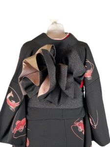 【小紋 KOMON】 黒緑色　縁起が良すぎる伊勢海老尽くし★正絹袷