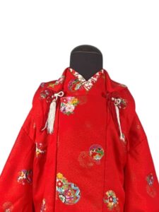 【七五三Girl女の子 3歳/5歳】 赤橙に毬柄 紗綾形(さやがた)文様の地紋