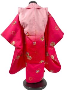 【七五三Girl女の子　3歳/5歳】 艶やかなピンク縁起の良い花輪　被布　ピンクグラデーション