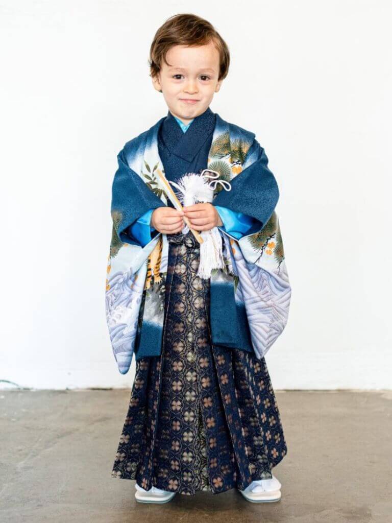 【七五三Boy男の子　3歳】紺ぼかしに吠える虎と鷹の競演