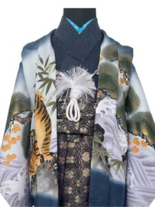 【七五三Boy男の子　3歳】紺ぼかしに吠える虎と鷹の競演