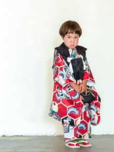 【七五三Boy男の子　3歳】 紅白の亀甲文様に打ち出の小づち