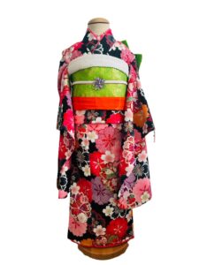 【七五三Girl女の子　7歳/5歳】　黒紅色（くろべにいろ）桜の宝石箱