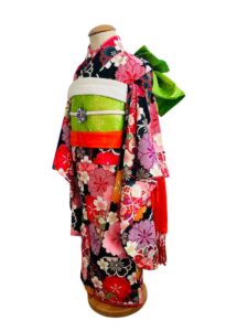 【七五三Girl女の子　7歳/5歳】　黒紅色（くろべにいろ）桜の宝石箱