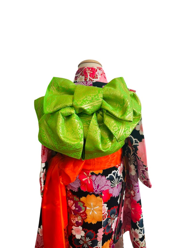 【七五三Girl女の子　7歳/5歳】　黒紅色（くろべにいろ）桜の宝石箱