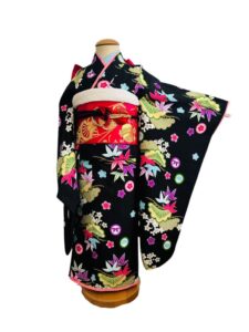 【七五三Girl女の子　7歳/5歳】　烏羽色（からすばいろ）幸せの松竹梅