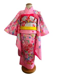 【七五三Girl女の子　7歳/5歳】ピンク色　薔薇と蝶のロマンティック