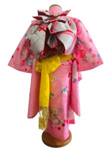 【七五三Girl女の子　7歳/5歳】ピンク色　薔薇と蝶のロマンティック