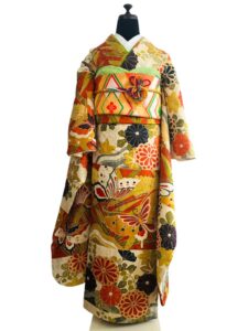【正絹振袖　FURISODE】金赤（きんあか）市松　吉祥菊と蝶の祭典