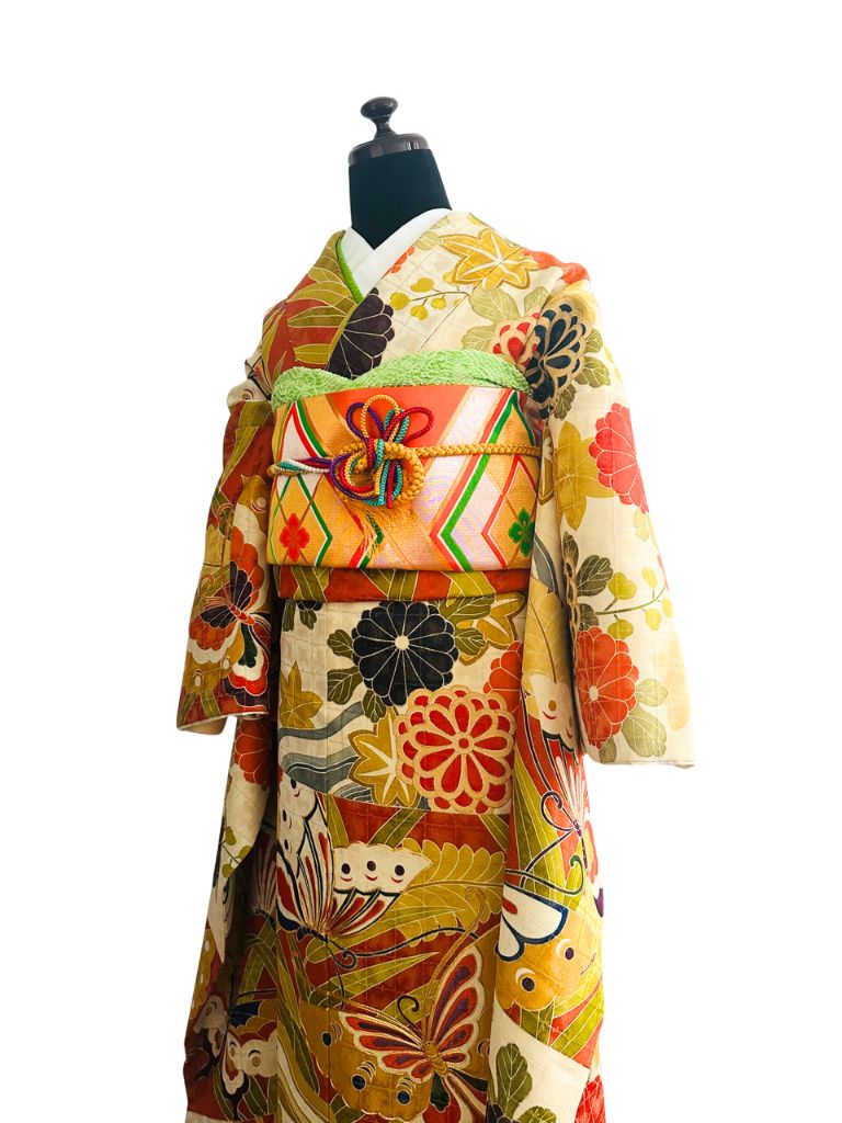 【正絹振袖　FURISODE】金赤（きんあか）市松　吉祥菊と蝶の祭典