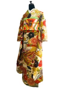 【正絹振袖　FURISODE】金赤（きんあか）市松　吉祥菊と蝶の祭典