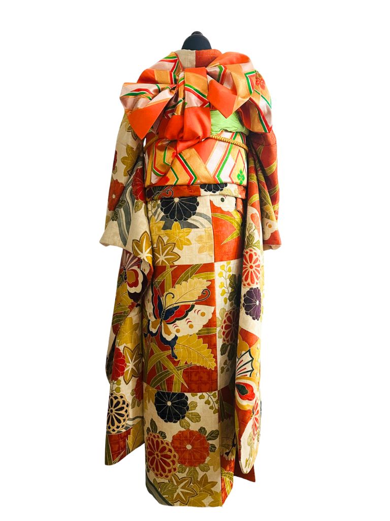 【正絹振袖　FURISODE】金赤（きんあか）市松　吉祥菊と蝶の祭典