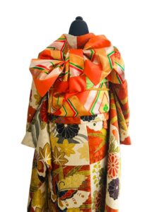 【正絹振袖　FURISODE】金赤（きんあか）市松　吉祥菊と蝶の祭典