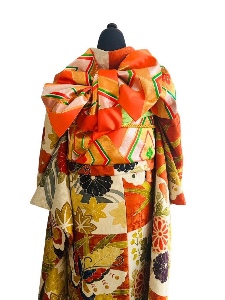 【正絹振袖　FURISODE】金赤（きんあか）市松　吉祥菊と蝶の祭典