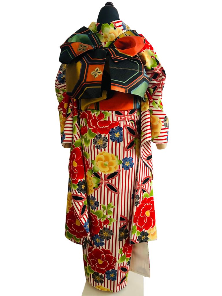 【振袖　FURISODE】紅白（こうはく）縦縞　芍薬Modern