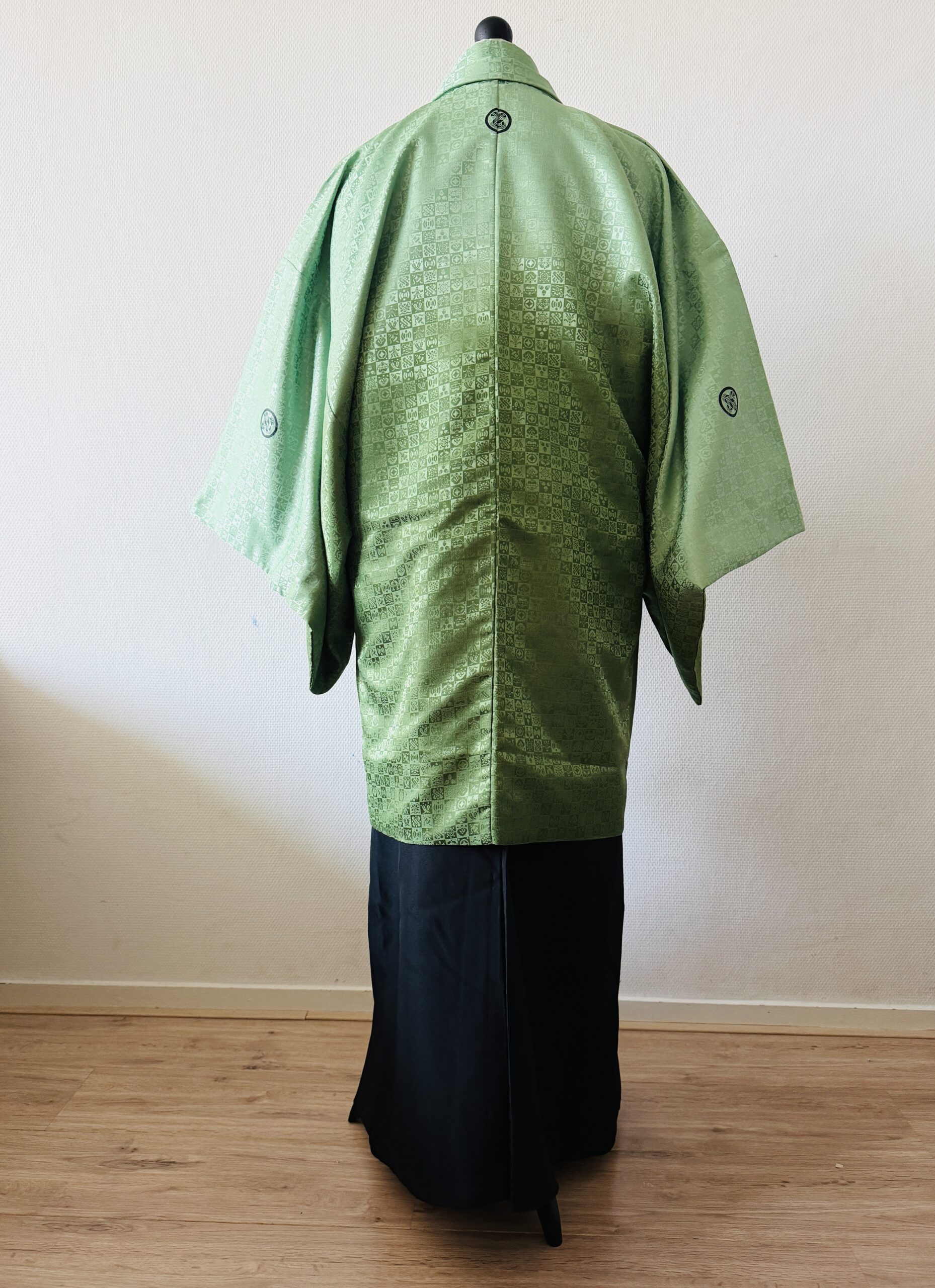 【男性紋付】緑ぼかし紋付・濡羽（ぬれば）色の袴