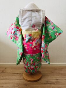 【七五三Girl女の子　3歳/5歳】若竹色（わかたけいろ）に白の被布　華やぎの鞠