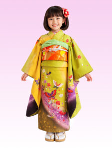 【七五三Girl女の子　7歳/5歳】　若苗色（わかなえいろ）桜吹雪に蝶